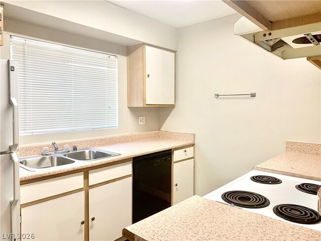 Building Photo - 2750 S Durango Dr