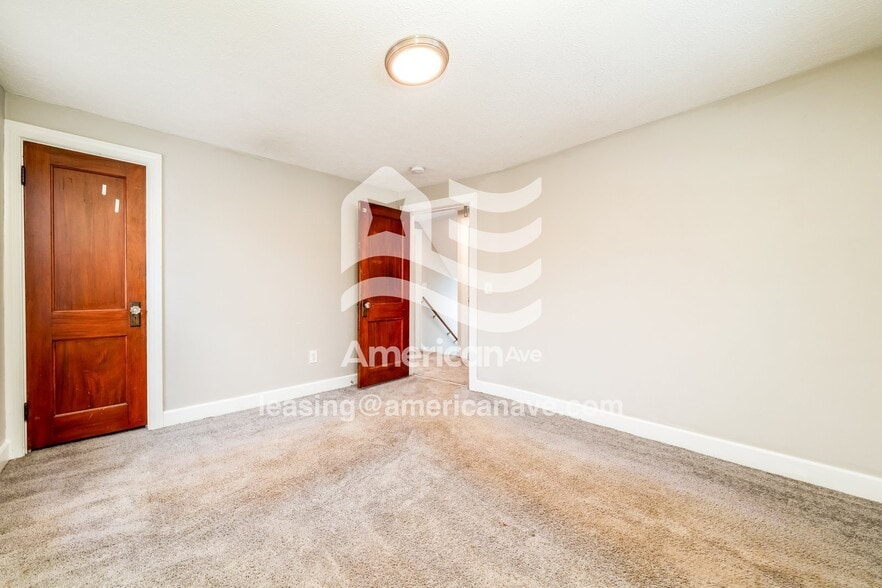 Building Photo - 49 Jackson St