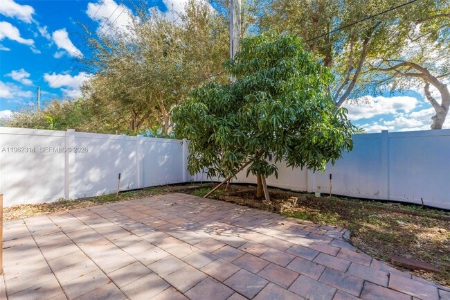 Building Photo - 13124 SW 54th Ct