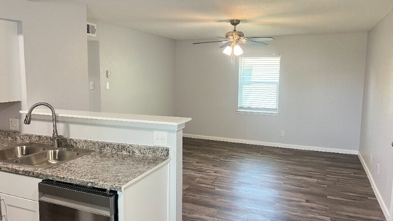 Building Photo - 4620 Miller Ave