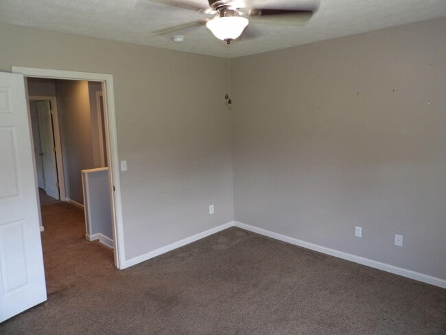 Building Photo - 123 Serena Way