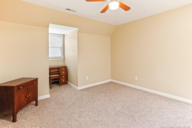 Building Photo - 2999 Delaware Dr