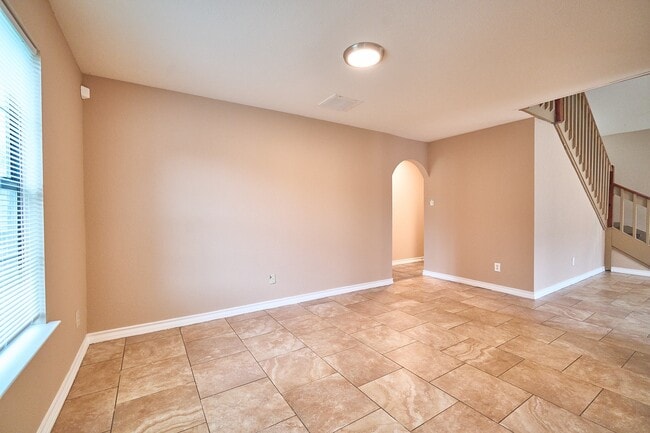 Building Photo - 10126 Northview Dr