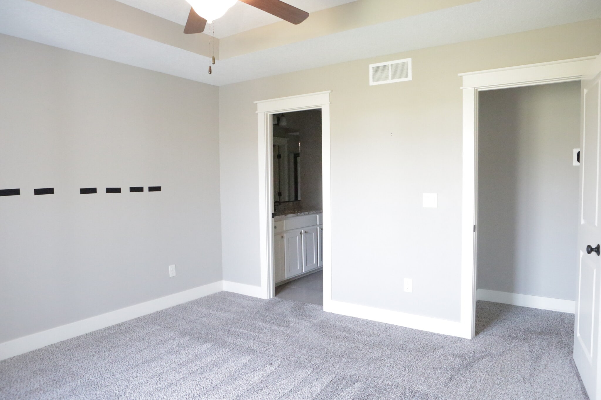 Primary with bathroom - 2936 SW Country Ln