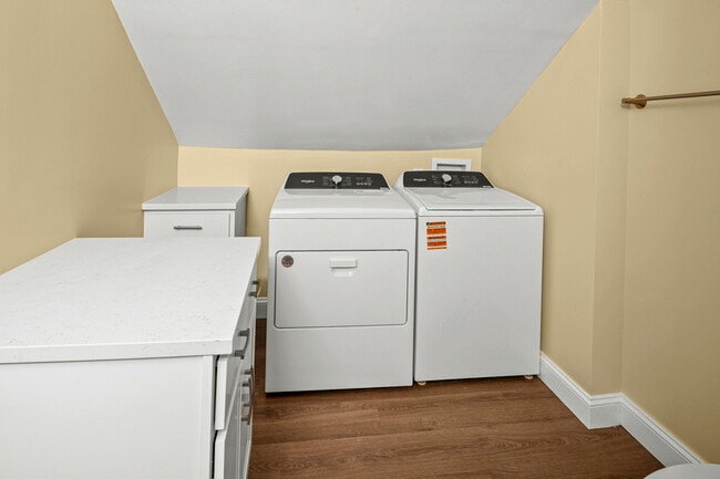 Building Photo - 35 Third Avenue - 3