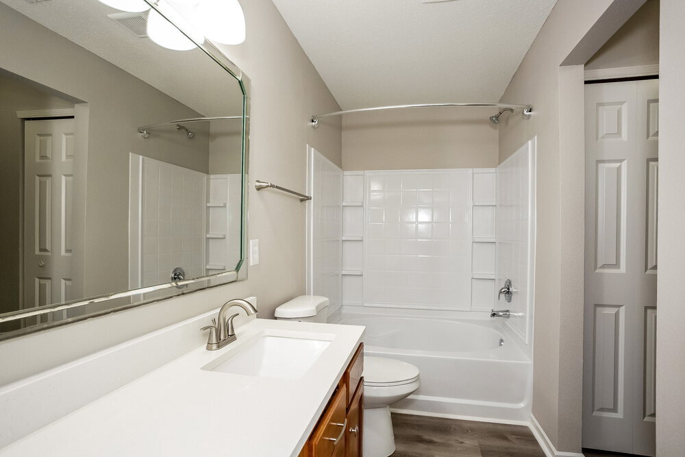 Building Photo - 600 Streamside Dr