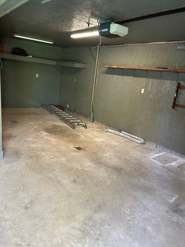 Building Photo - 1575 Slate Hill Rd