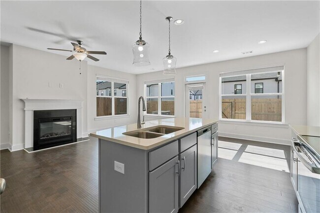 Building Photo - 64 Auburn Wds Dr