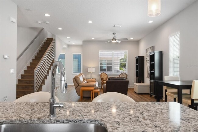 Building Photo - 113 W Grant St