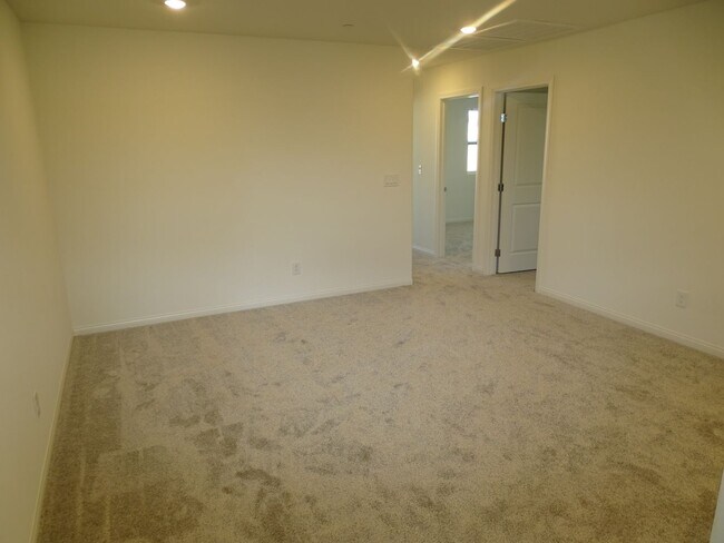 Building Photo - 2929 Gallarate Dr