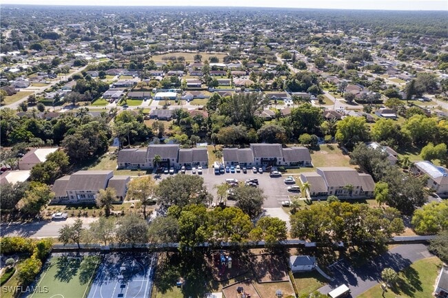 Building Photo - 5453 16th Pl SW