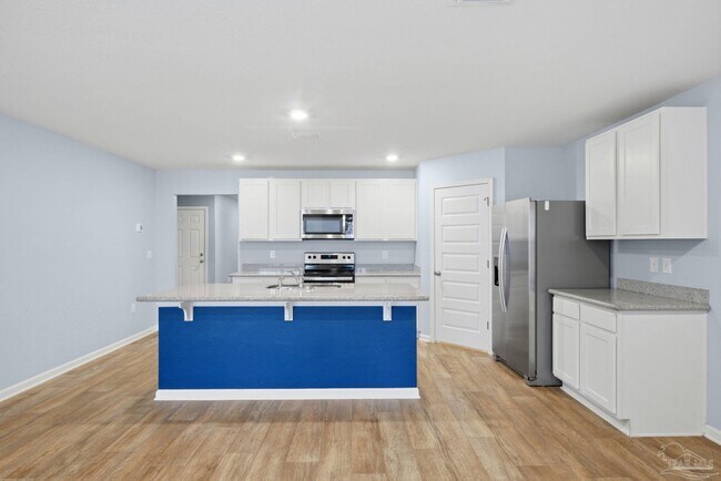 Building Photo - 5598 Guinevere Ln