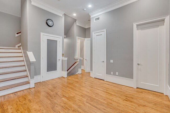 Building Photo - 1215 Rosedale St