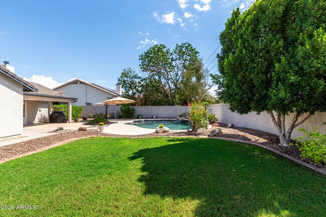 Building Photo - 2041 E Marquette Dr