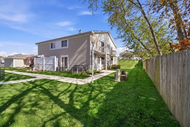 Building Photo - 1495 Cornell Ct
