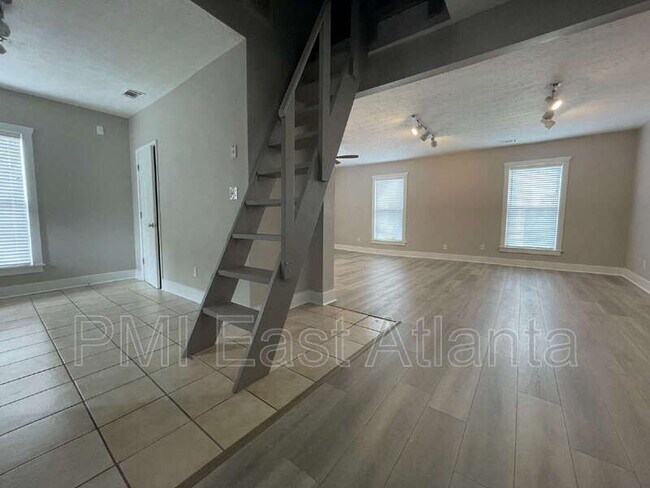 Building Photo - 486 Old Wheat St NE