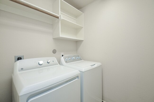 Building Photo - 24542 Folkstone Cir