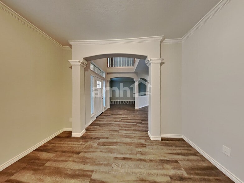 Building Photo - 18007 Oakloch Ct