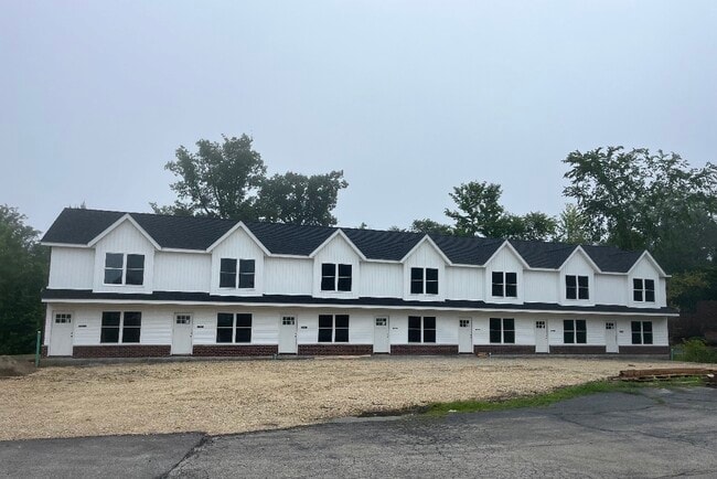 Building Photo - 1038 IN-46