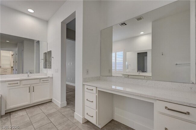 Building Photo - 6020 Langreo Ln