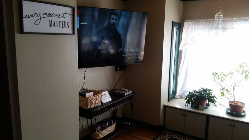 Building Photo - 960 Main St