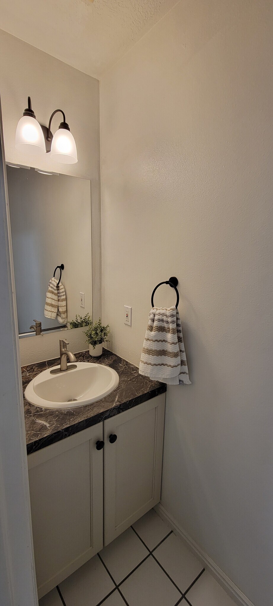 Building Photo - 545 W 600 N