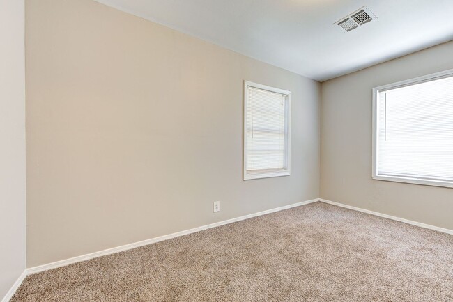 Building Photo - 416 Reed Pl