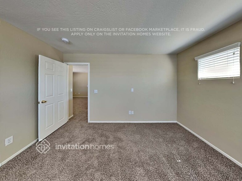 Building Photo - 7106 N 77th Dr