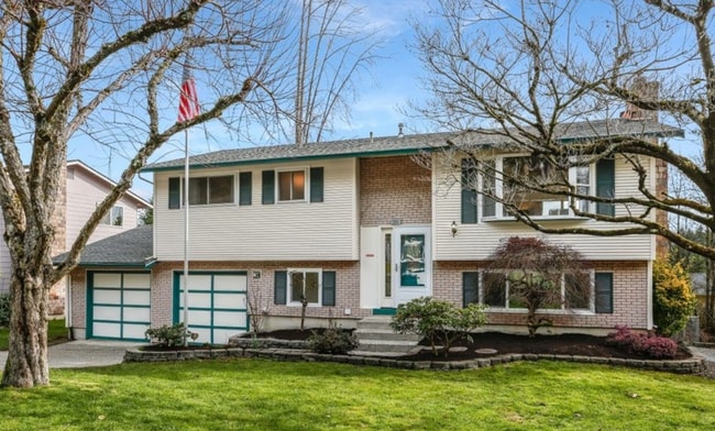 Building Photo - Beautifully Updated 4BR Split-Level Home i...