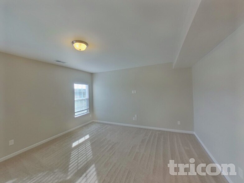 Building Photo - 2637 Candlewick Ct