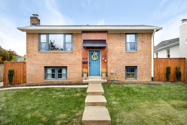 Building Photo - 4939 17th Rd N