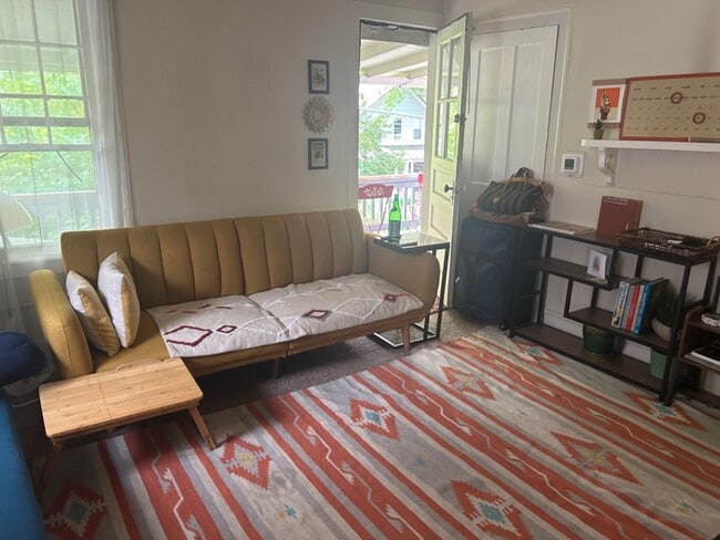 Building Photo - 410 Cascadilla St