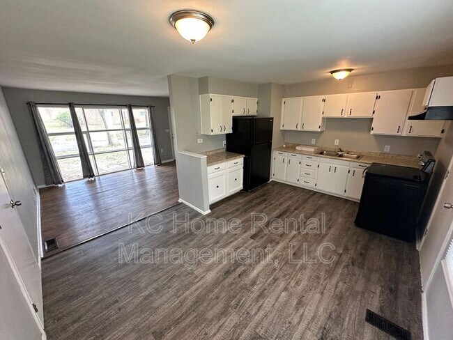 Building Photo - 7309 E 111th Terrace