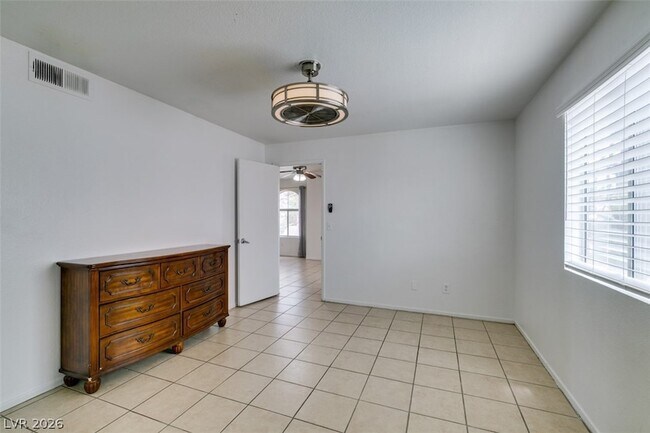 Building Photo - 7570 W Flamingo Rd