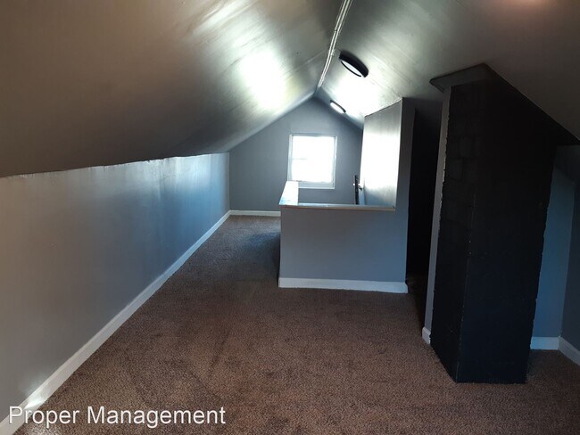 Building Photo - 3 br, 1 bath House - 408 Sandhurst Dr