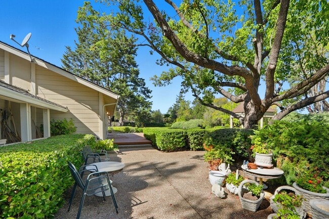 Building Photo - Stunning 3,488 Sq. Ft. Home with Pool & 3-Car Garage