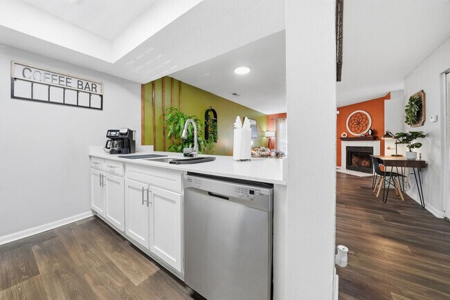 Building Photo - 8307 Royal Sand Cir