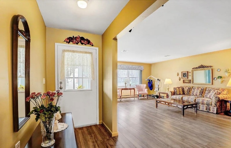 Building Photo - 455B Portsmouth Dr