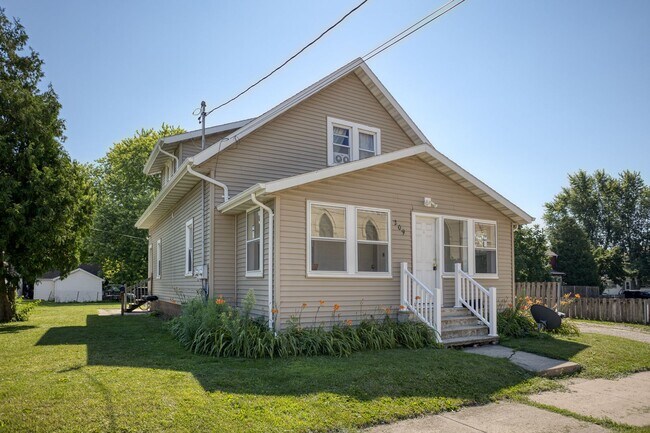 Building Photo - 209 Appleton St