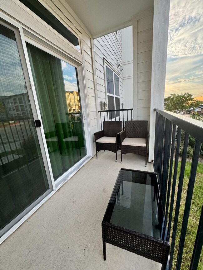 Building Photo - 1301 Leah Ave