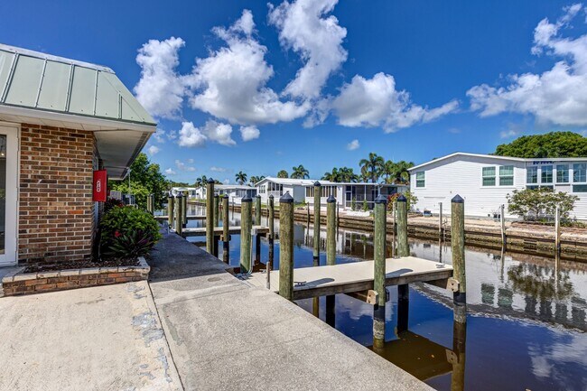 Building Photo - ** NEAR DOWNTOWN ** 2 BED / 2 BATH CONDO -...