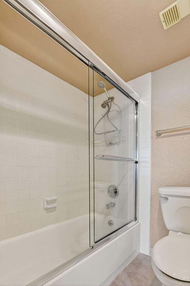 Building Photo - 7835 Lakeside Blvd