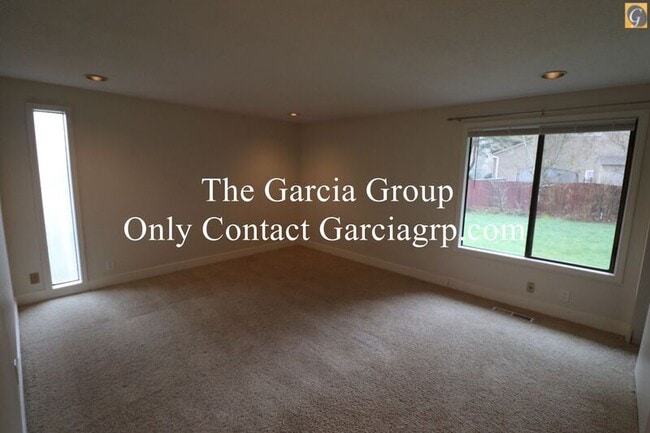 Building Photo - 10347 NW Alpenglow Way