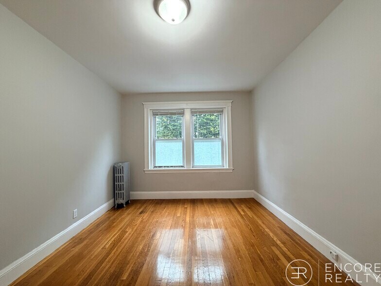 Building Photo - 1 Gray St