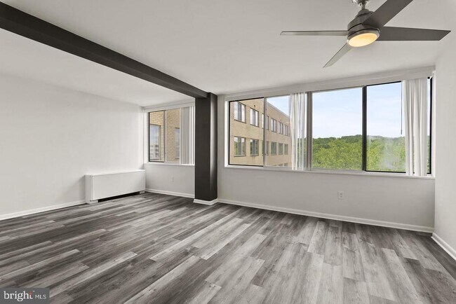 Building Photo - 6631 Wakefield Dr