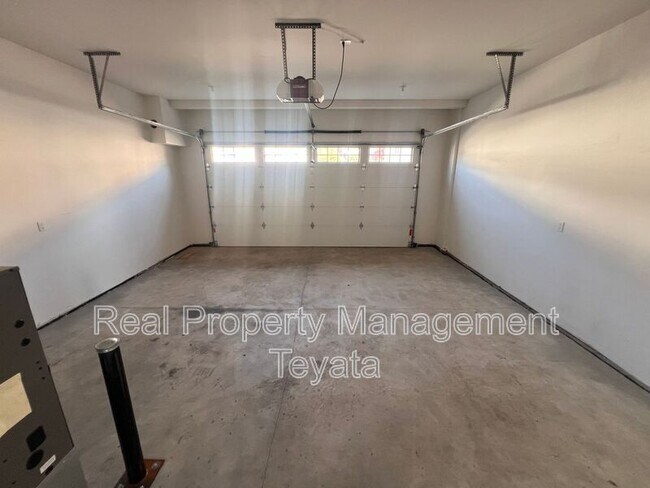 Building Photo - 929 Nevada St