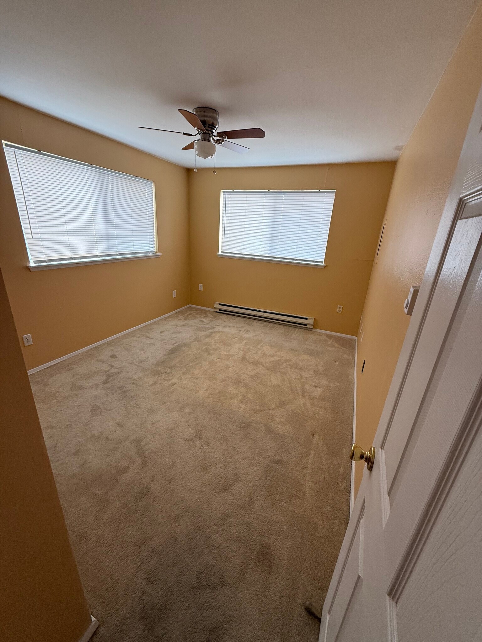 Secondary Bedroom w/mirrored slider closet - 1602 Naval Ave