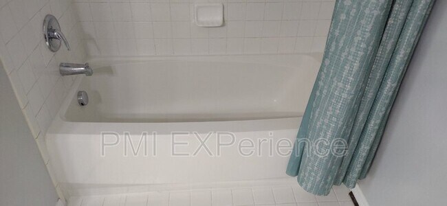 Building Photo - 15612 Everglade Ln