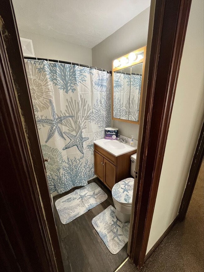 Building Photo - Unique Apartment Awaits You!