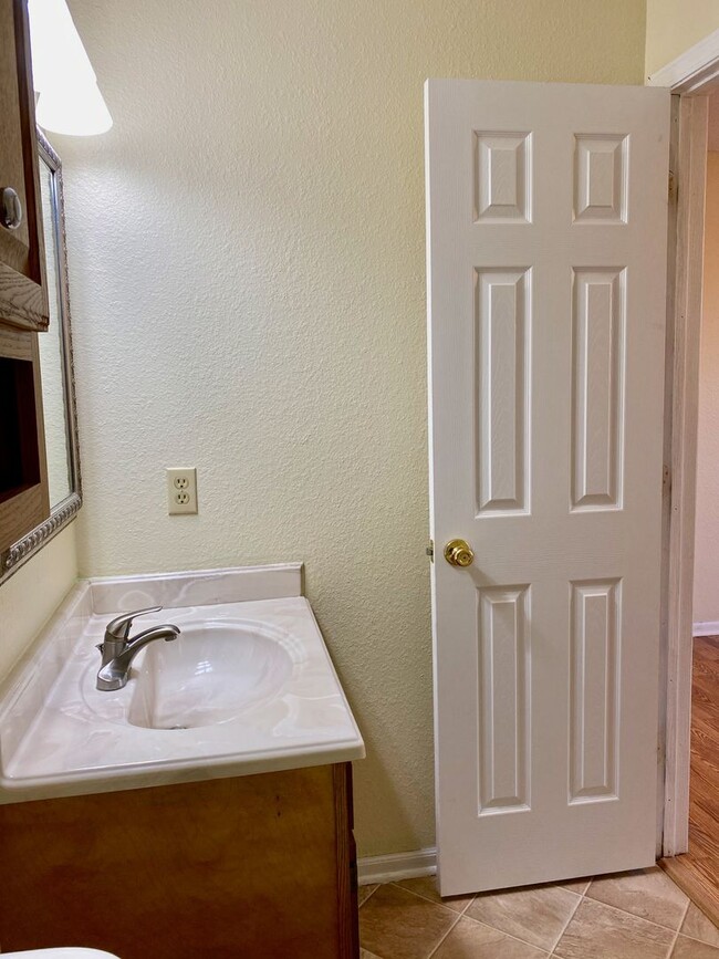 Building Photo - COMING SOON! Wonderful 3 Bedroom 2 Bathroo...